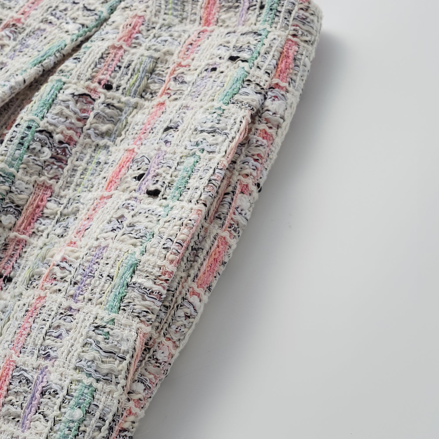 "Arcade of CherJoy Atelier." 法國夏日輕薄花呢短褲