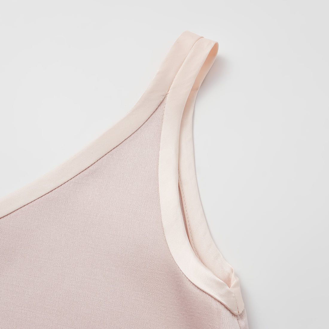 "Weekend at Monaco." 重磅緞面拼接工藝背心 — Pink