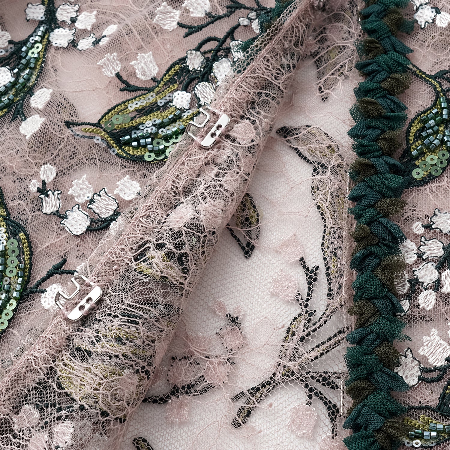 "Imperial Garden Teatime."  奢華珠繡蕾絲開衫—Jade Aroma翠影凝香