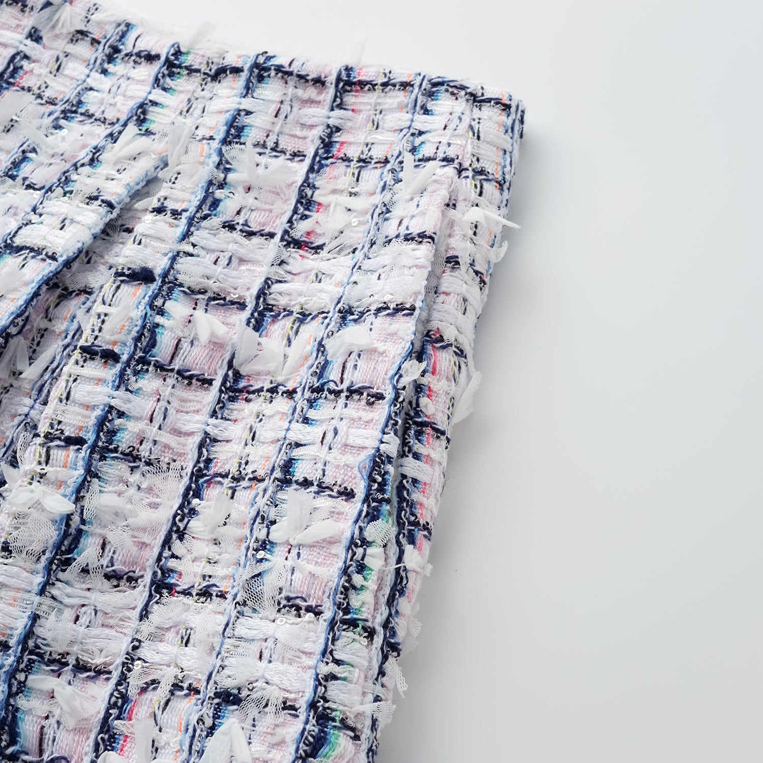 “Weekend at Monaco” 法國輕薄花呢短褲—Rosewood Path藍岸薔薇