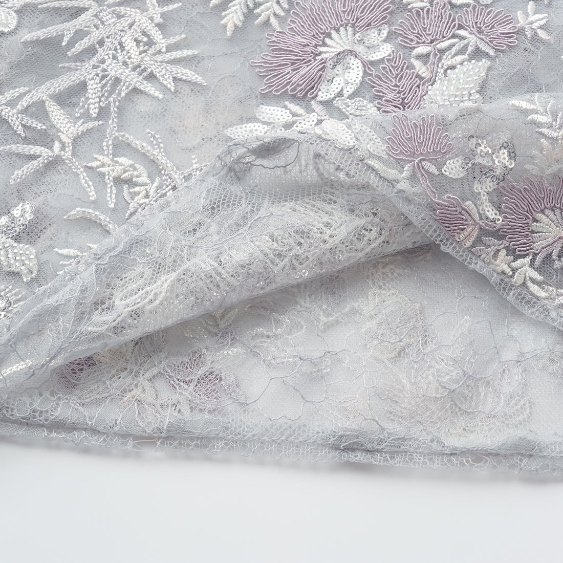 "Imperial Garden Teatime"點景白描奢華珠繡蕾絲輕國風上衣—Woven Breeze聽風絮