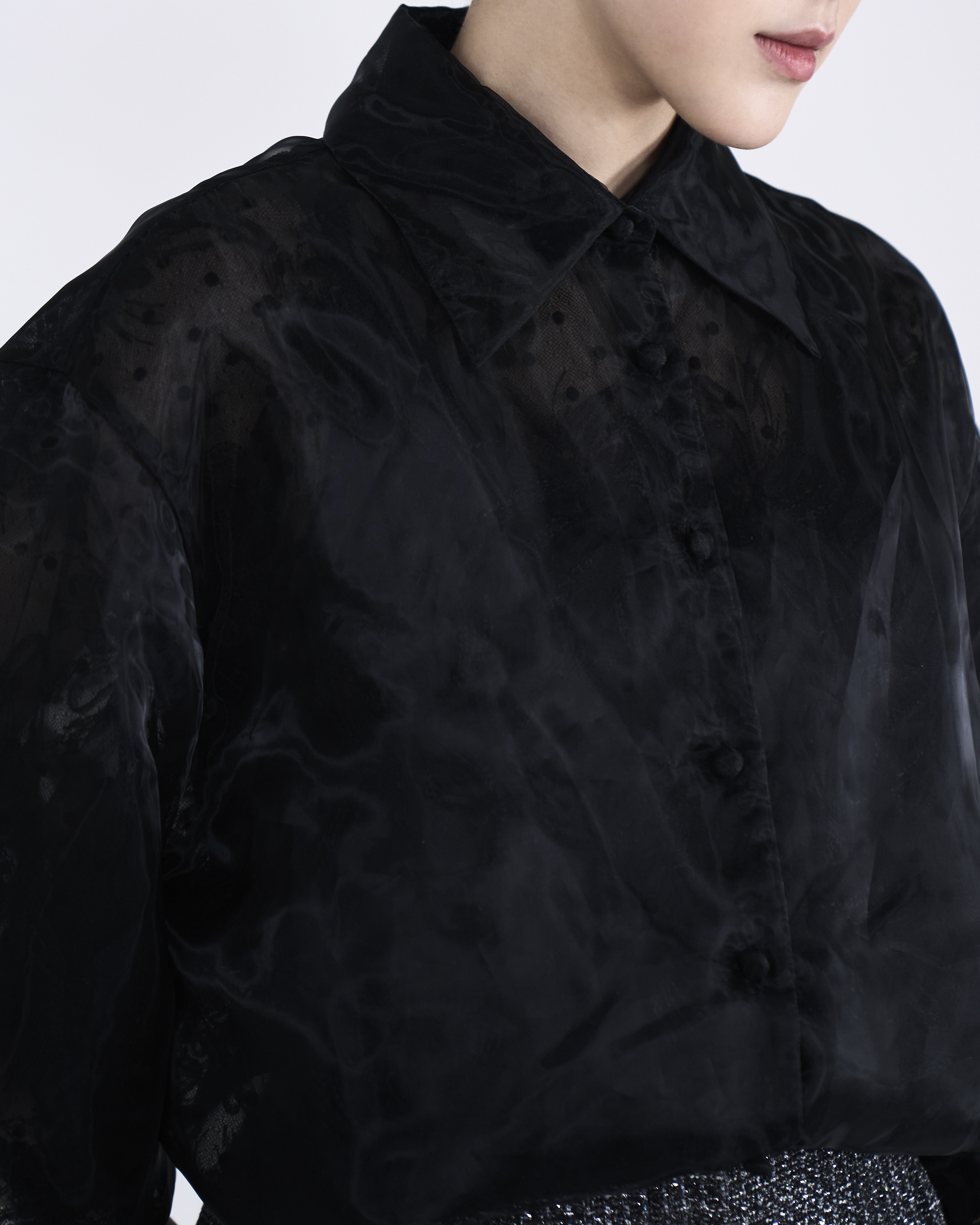 Dèlain by CJA 法國立體花影歐根紗羊腿袖襯衫—Black Iris 黑鳶尾 商品圖 1