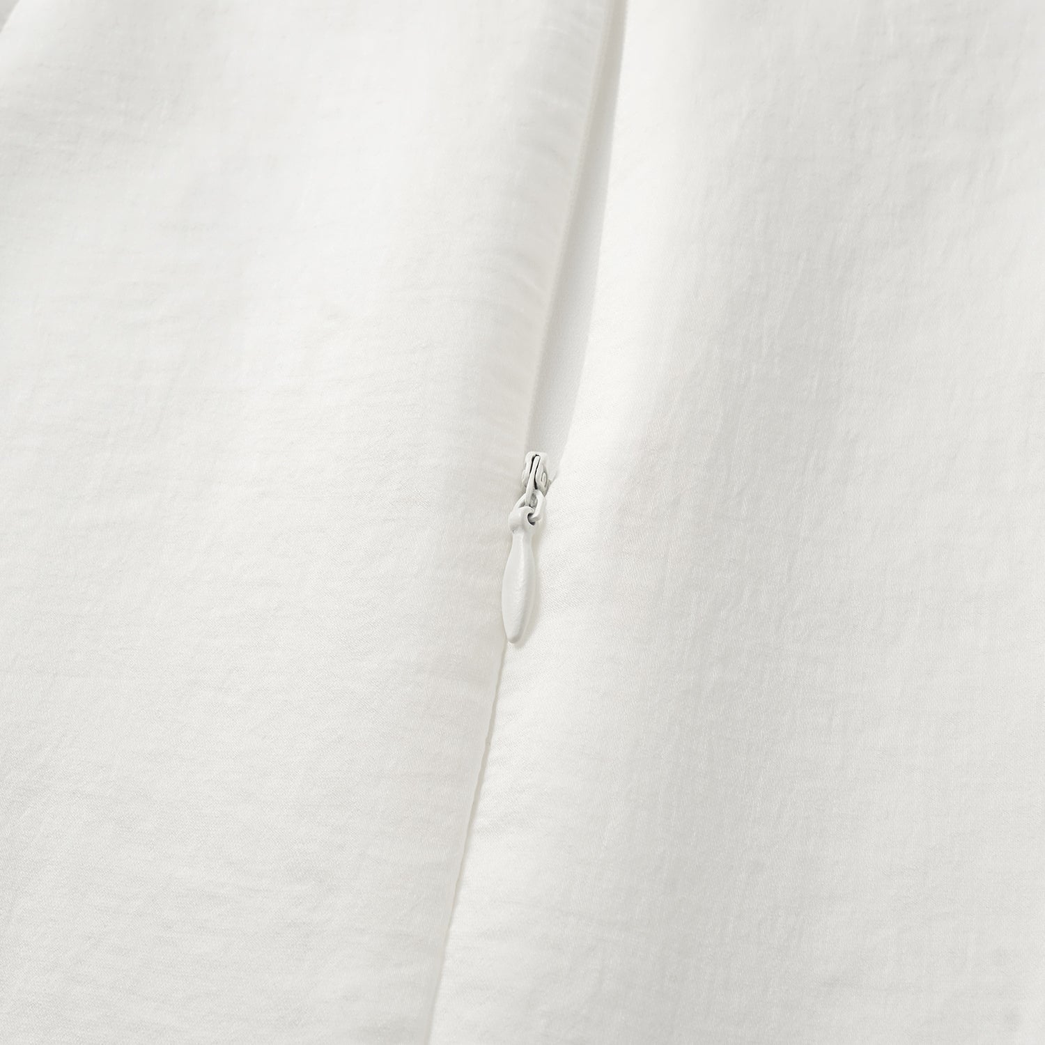 “知性時刻” 天絲緞面雪紡鉛筆裙—簡白