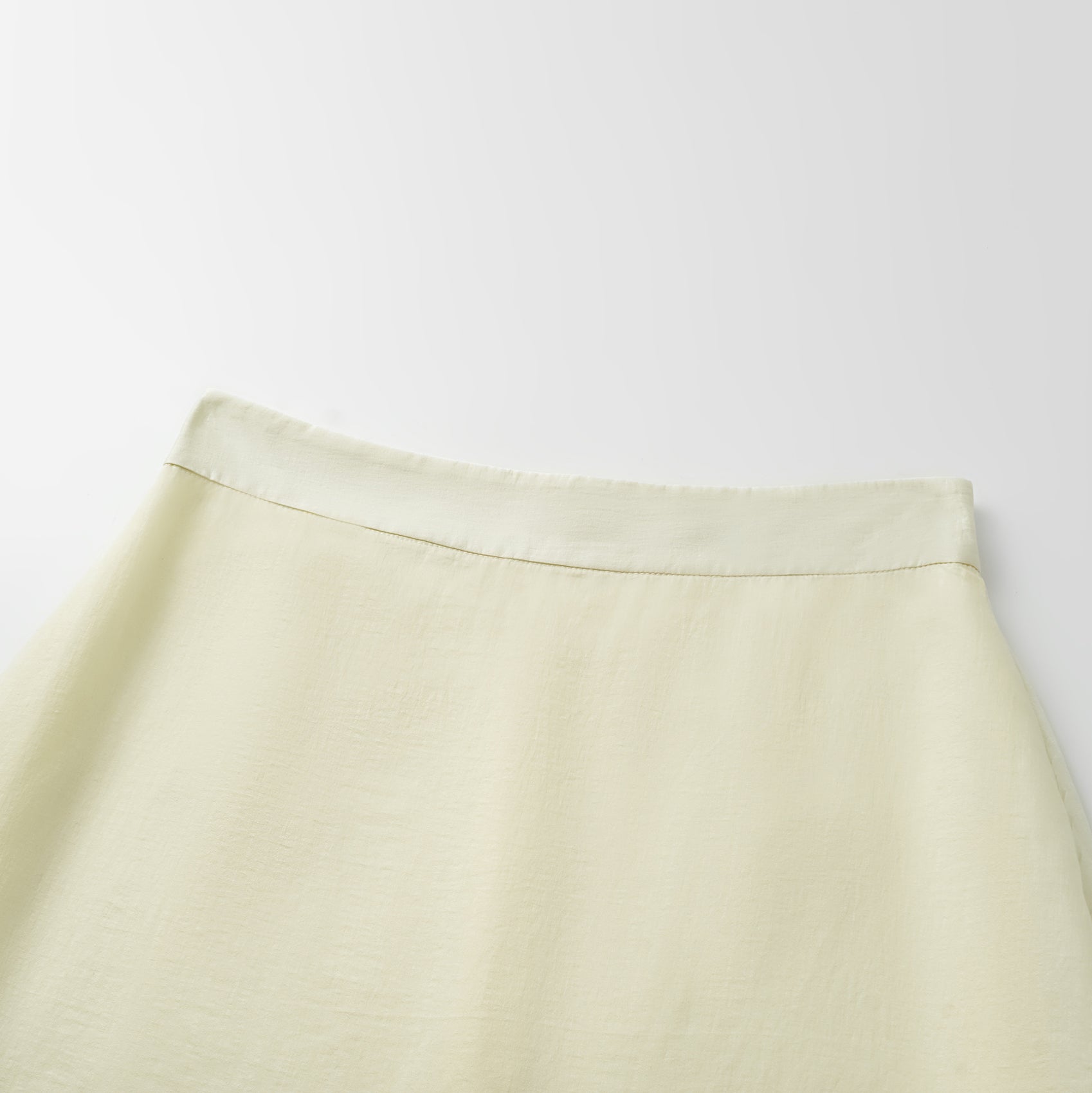 “知性時刻” 天絲緞面雪紡鉛筆裙—鵝黃