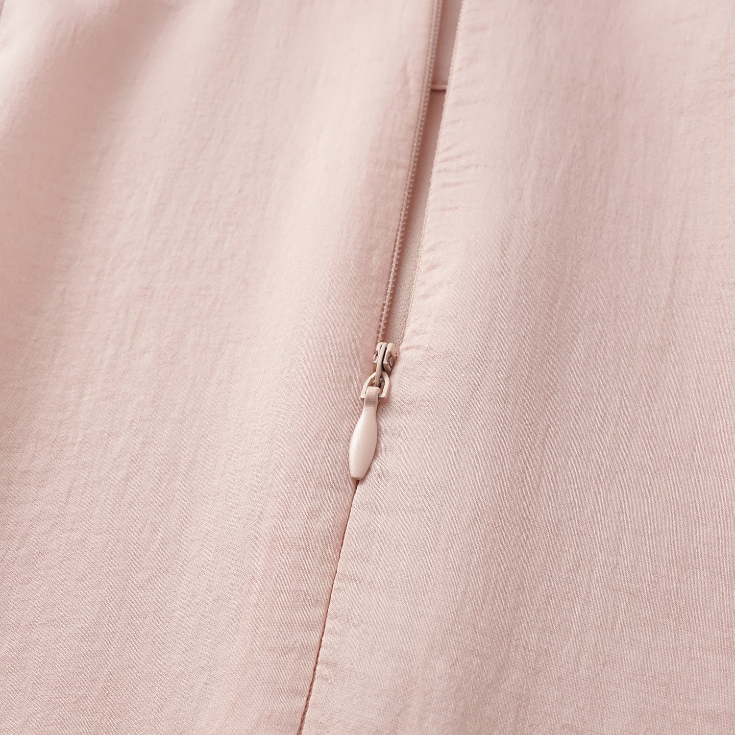 “知性時刻” 天絲緞面雪紡鉛筆裙—薔薇粉