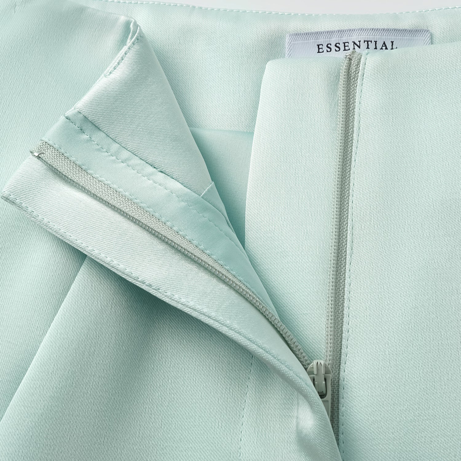 "Weekend at Monaco." 重磅緞面短褲 — Mint