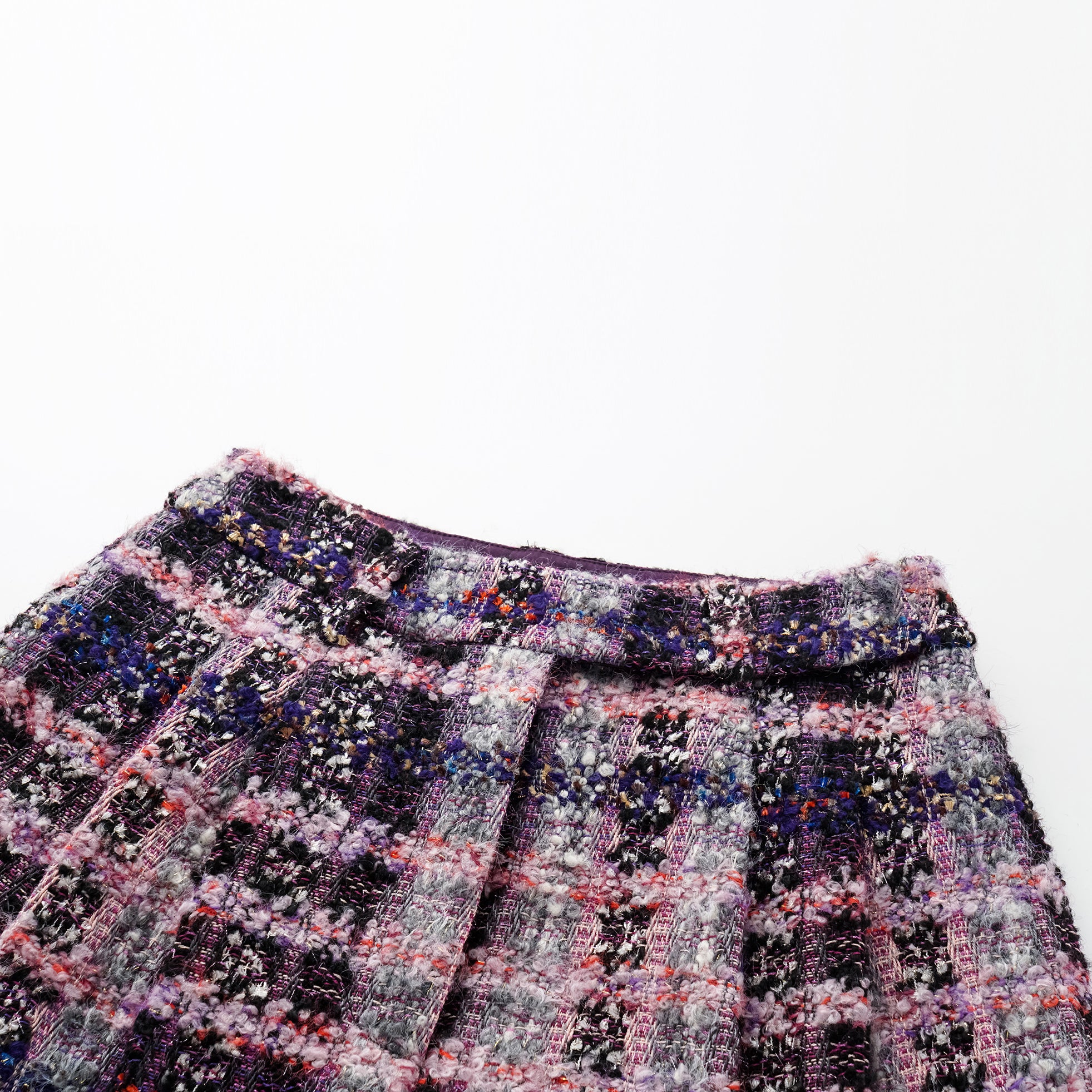 "Brunch at Ritz." 羊毛花呢短褲—Cosmic Macaron