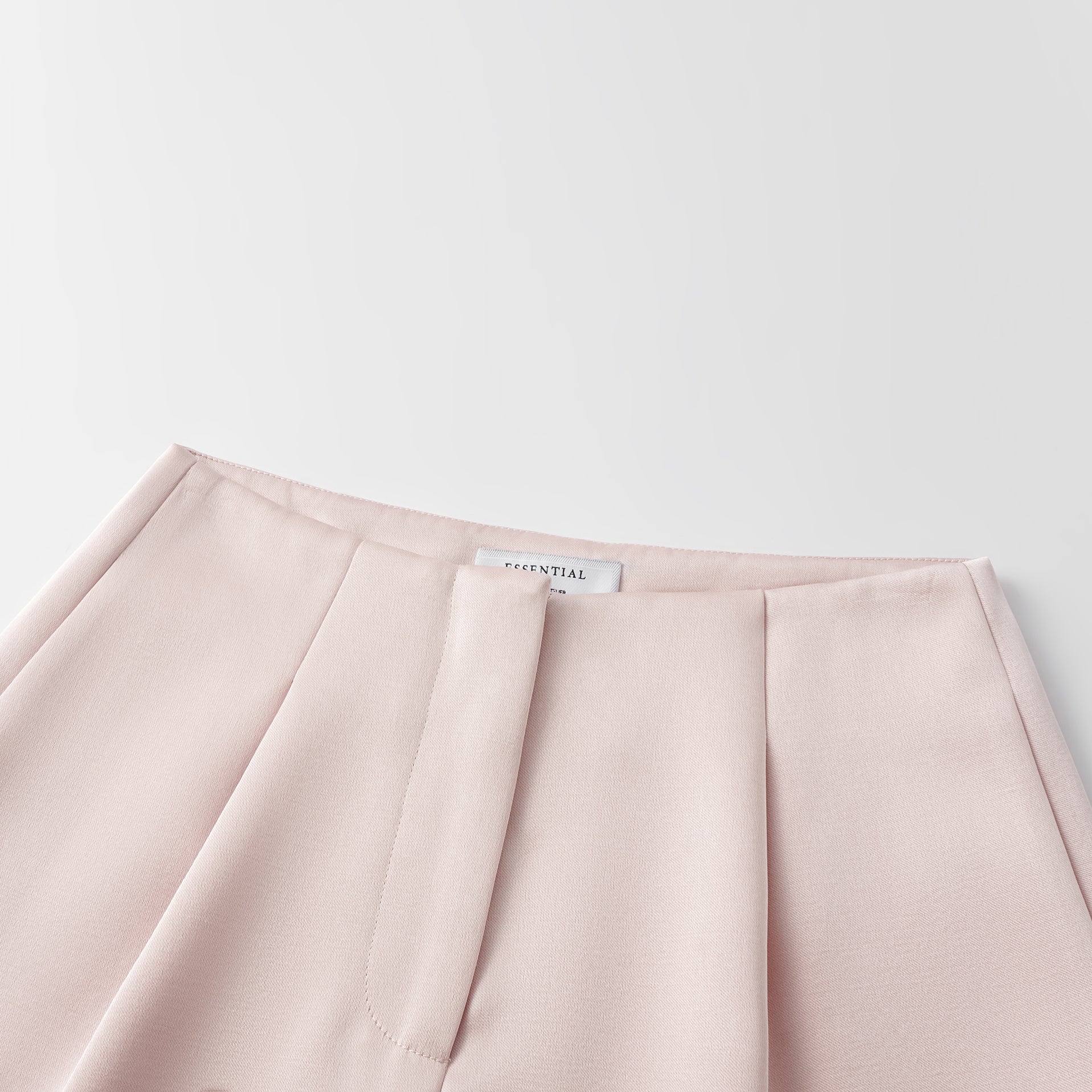 "Weekend at Monaco." 重磅緞面短褲 — Pink