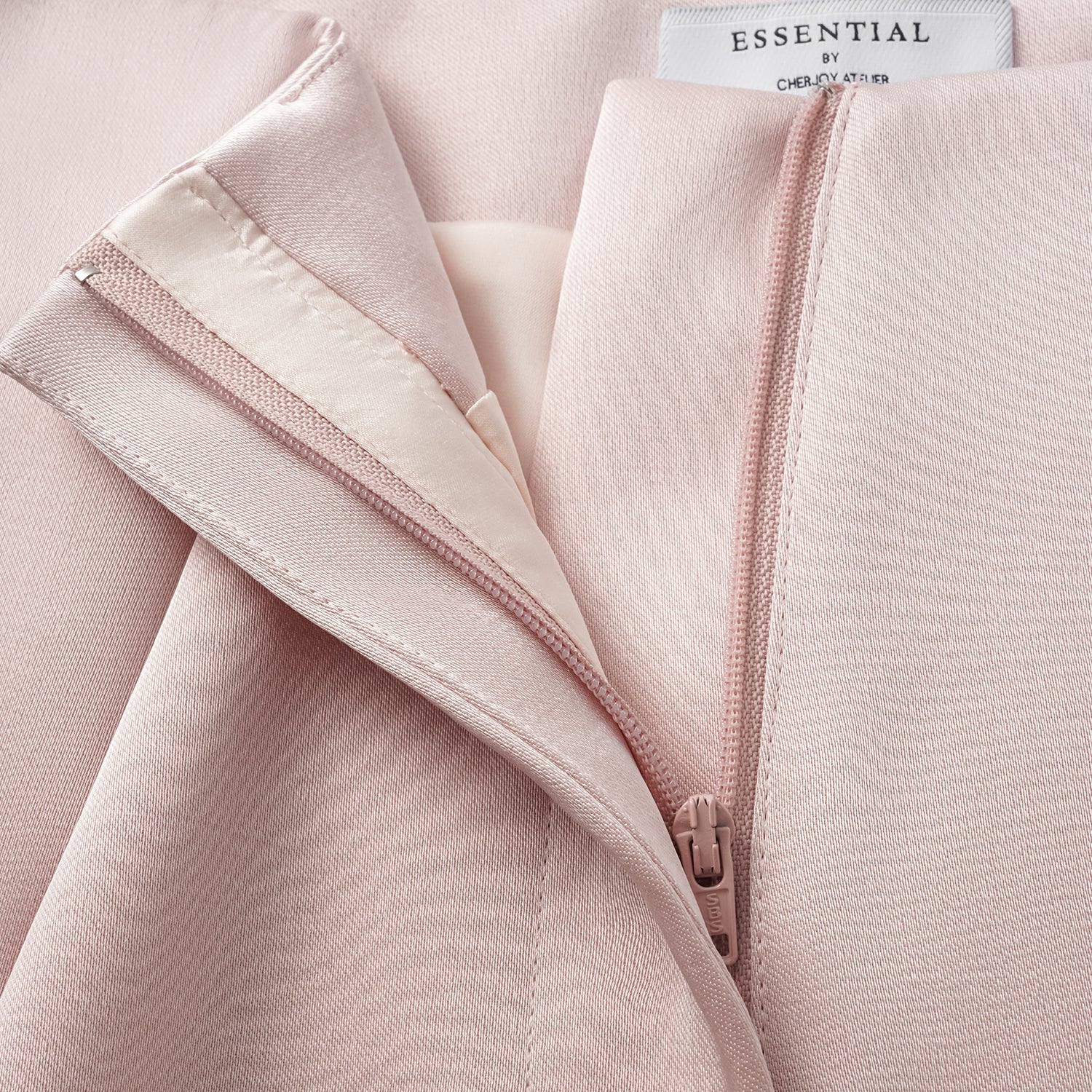 "Weekend at Monaco." 重磅緞面短褲 — Pink