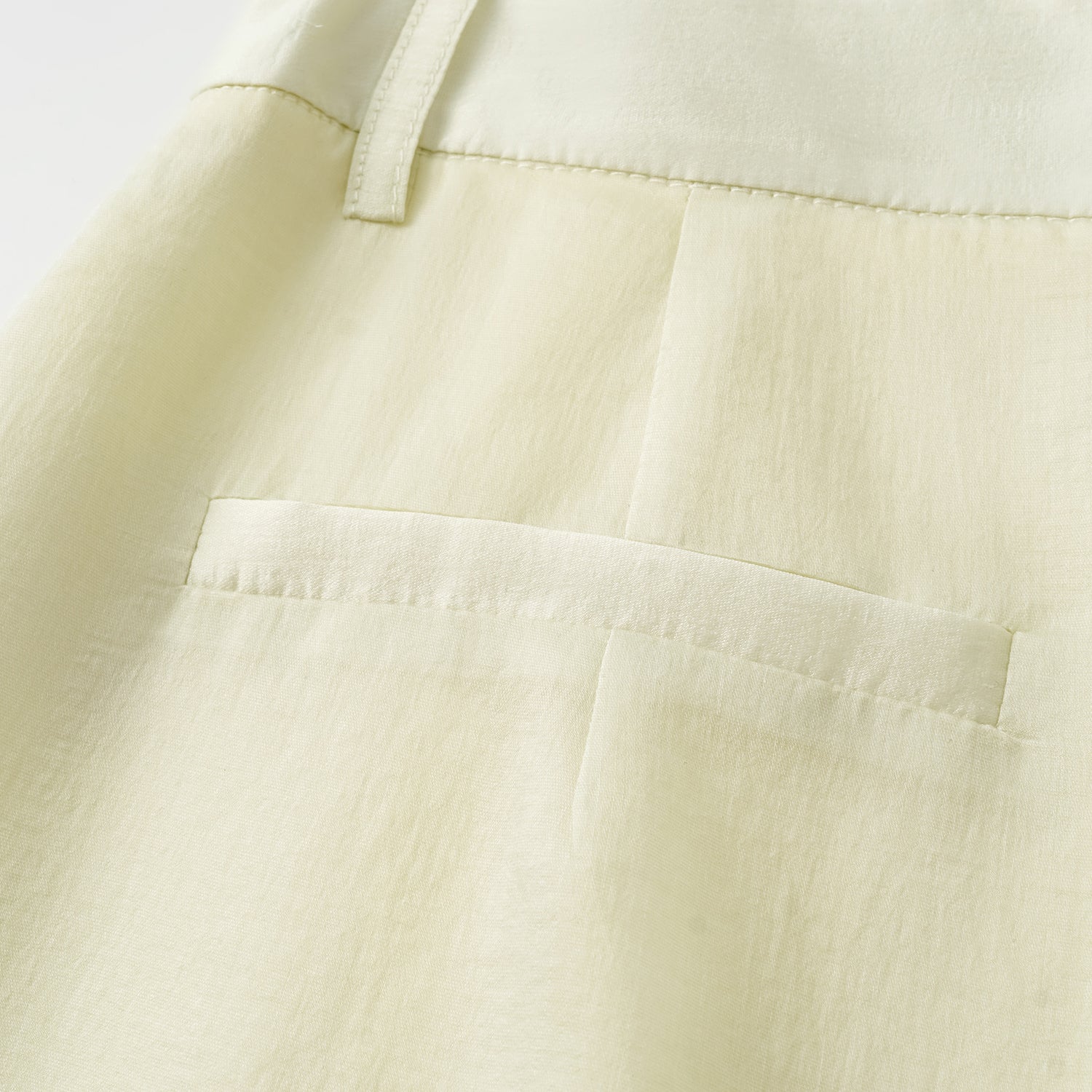 “知性時刻” 天絲緞面雪紡短褲—鵝黃