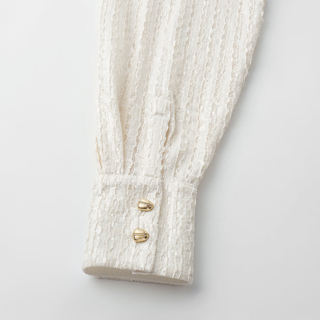 "Weekend at Monaco." 鏤花工藝亮片蕾絲襯衫—Moonlit Luster 盧卡月光