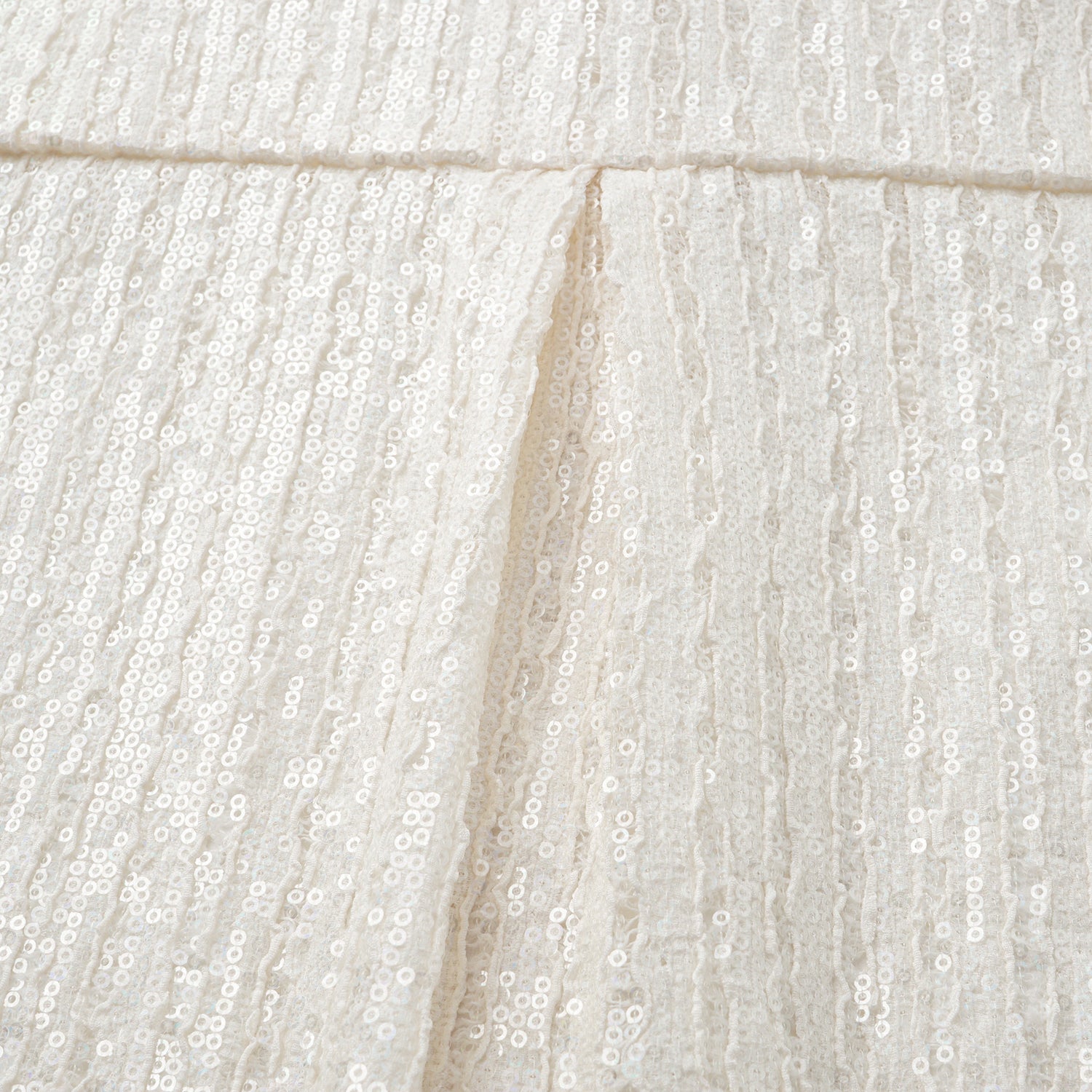 "Weekend at Monaco." 鏤花工藝亮片蕾絲襯衫—Moonlit Luster 盧卡月光