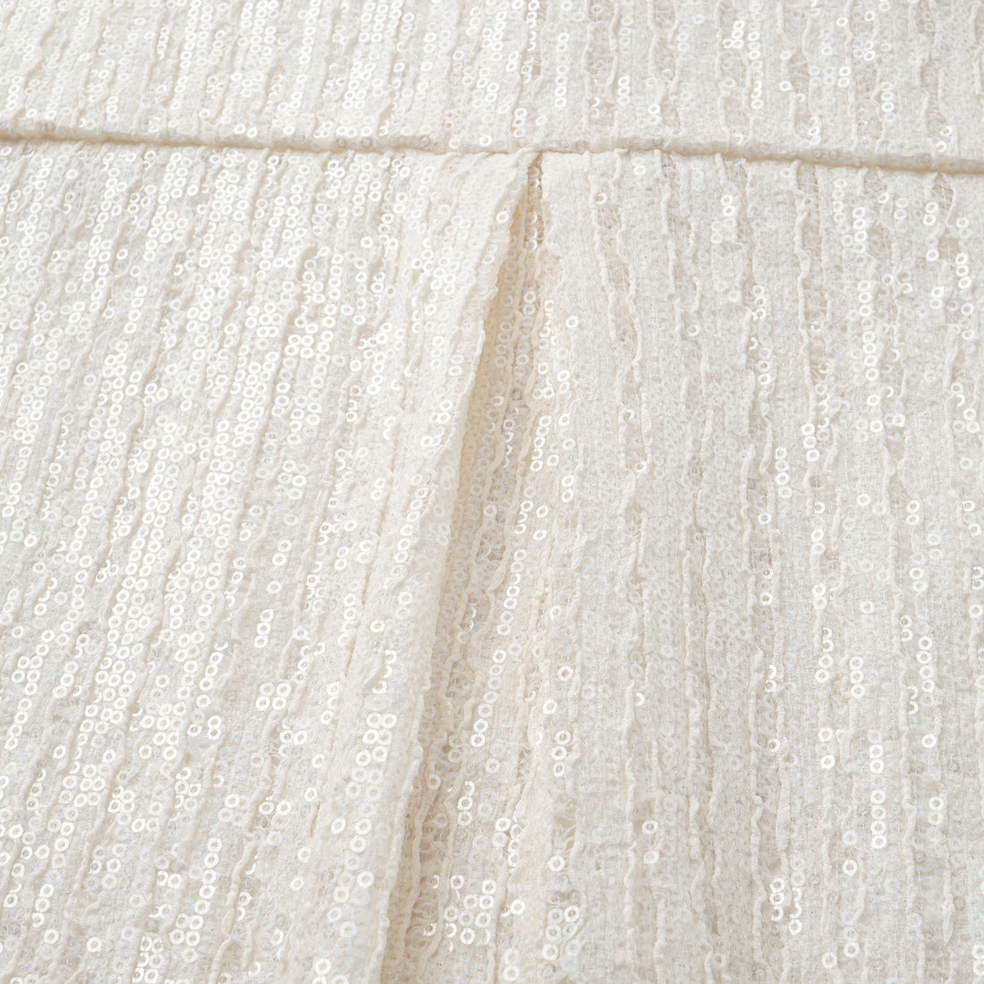 "Weekend at Monaco." 鏤花工藝亮片蕾絲襯衫—Moonlit Luster 盧卡月光