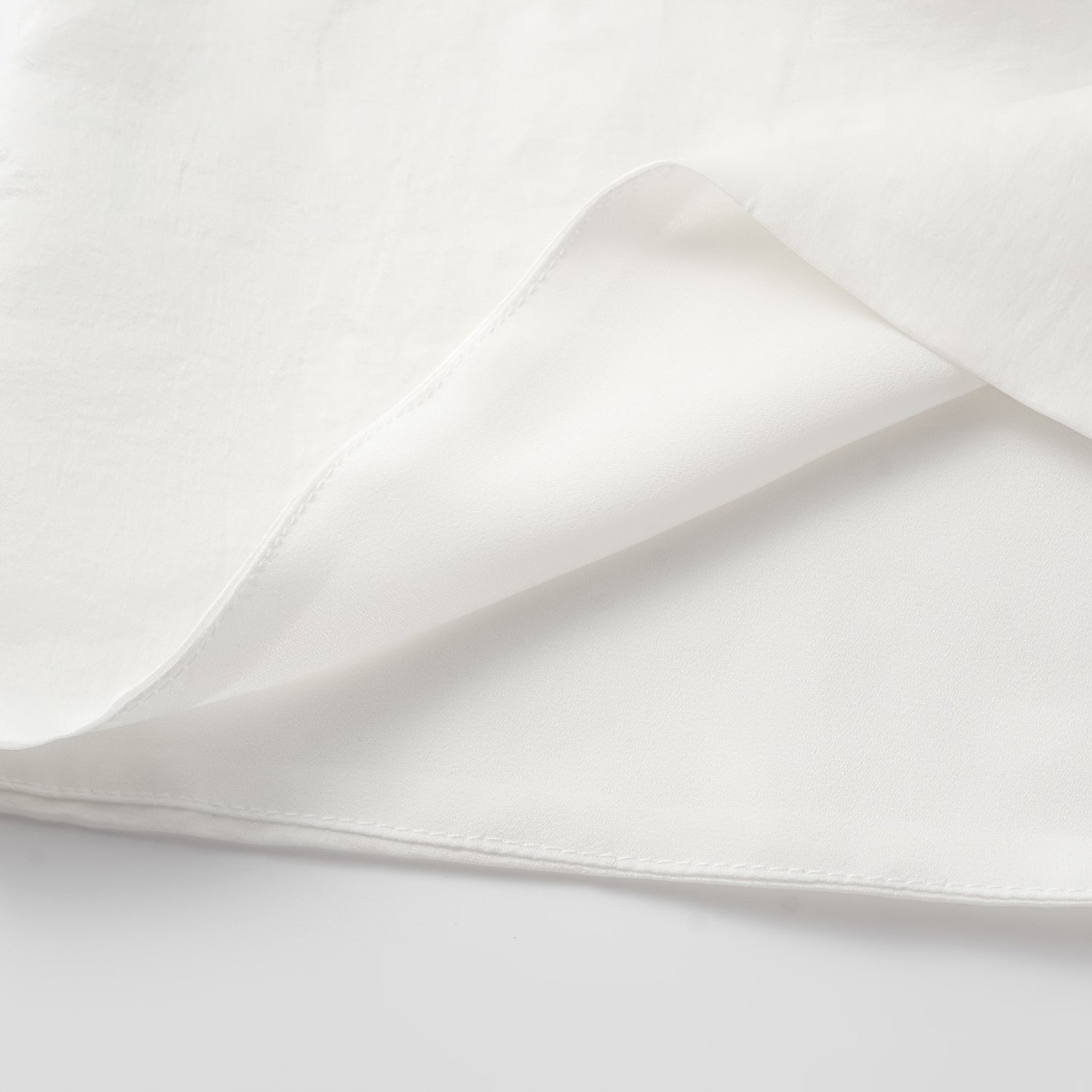 “知性時刻” 天絲緞面雪紡短褲—簡白