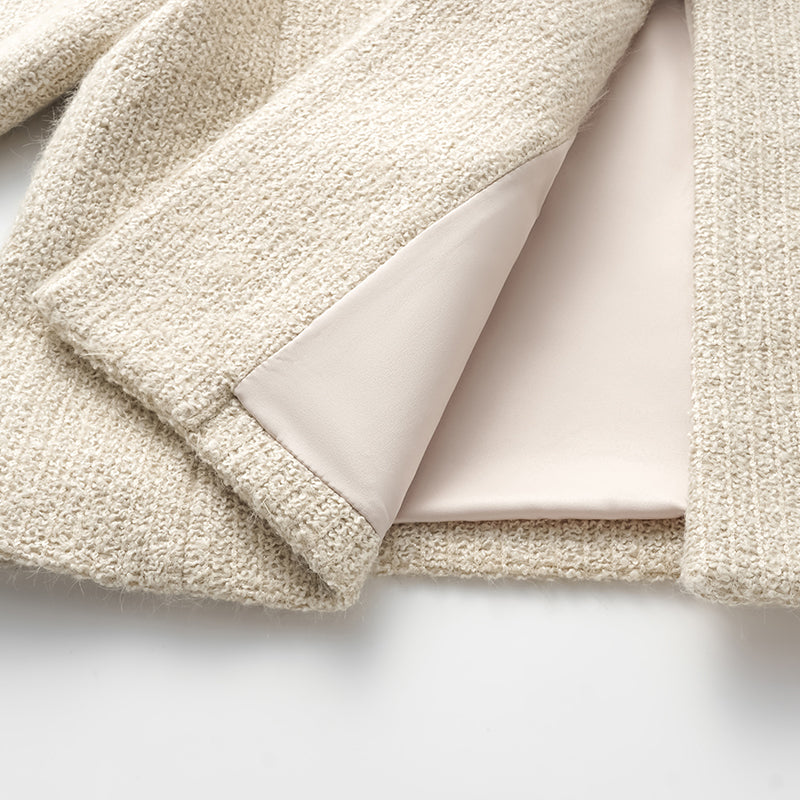 "Chelsea Citywalk." 花呢Oversized外套—Lunar Serenade