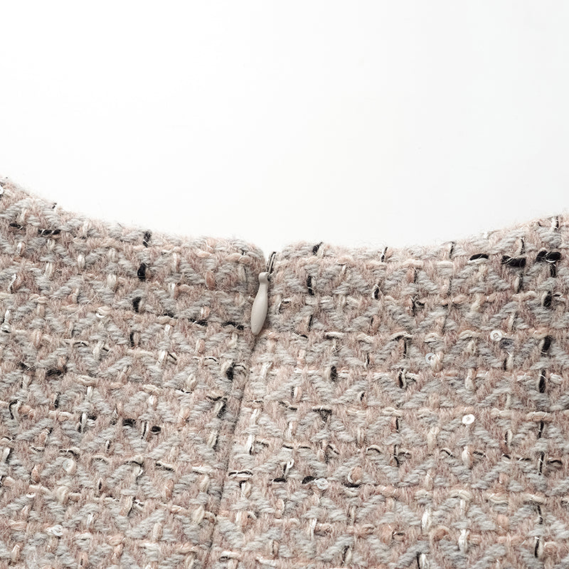 “Chelsea tea time.” 羊毛花呢A字洋裝—Antique Mirage