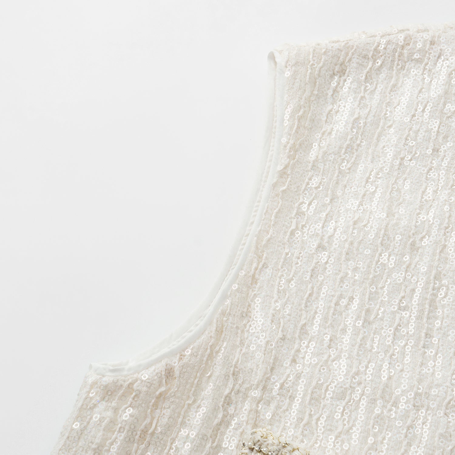 "Weekend at Monaco." 鏤花工藝亮片蕾絲洋裝—Moonlit Luster 盧卡月光