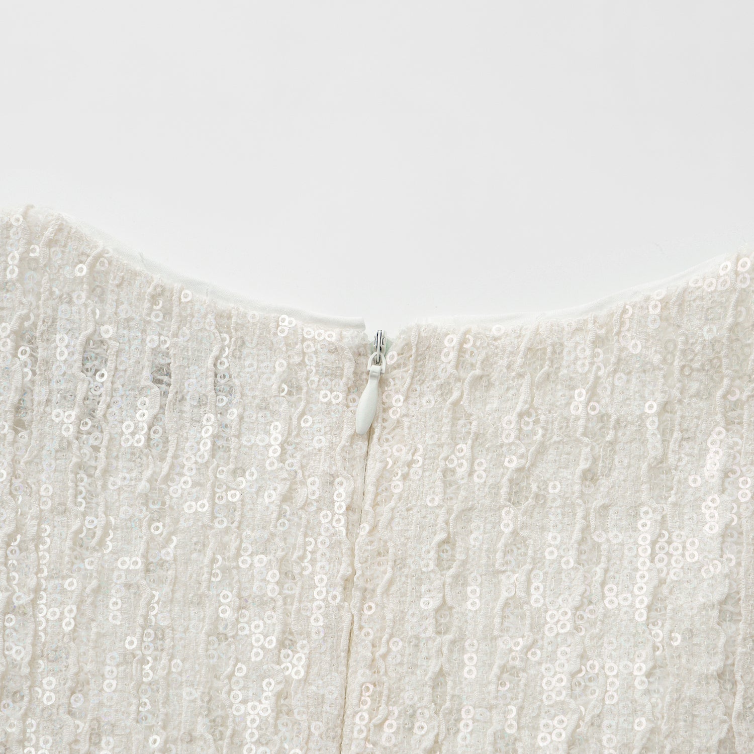 "Weekend at Monaco." 鏤花工藝亮片蕾絲洋裝—Moonlit Luster 盧卡月光