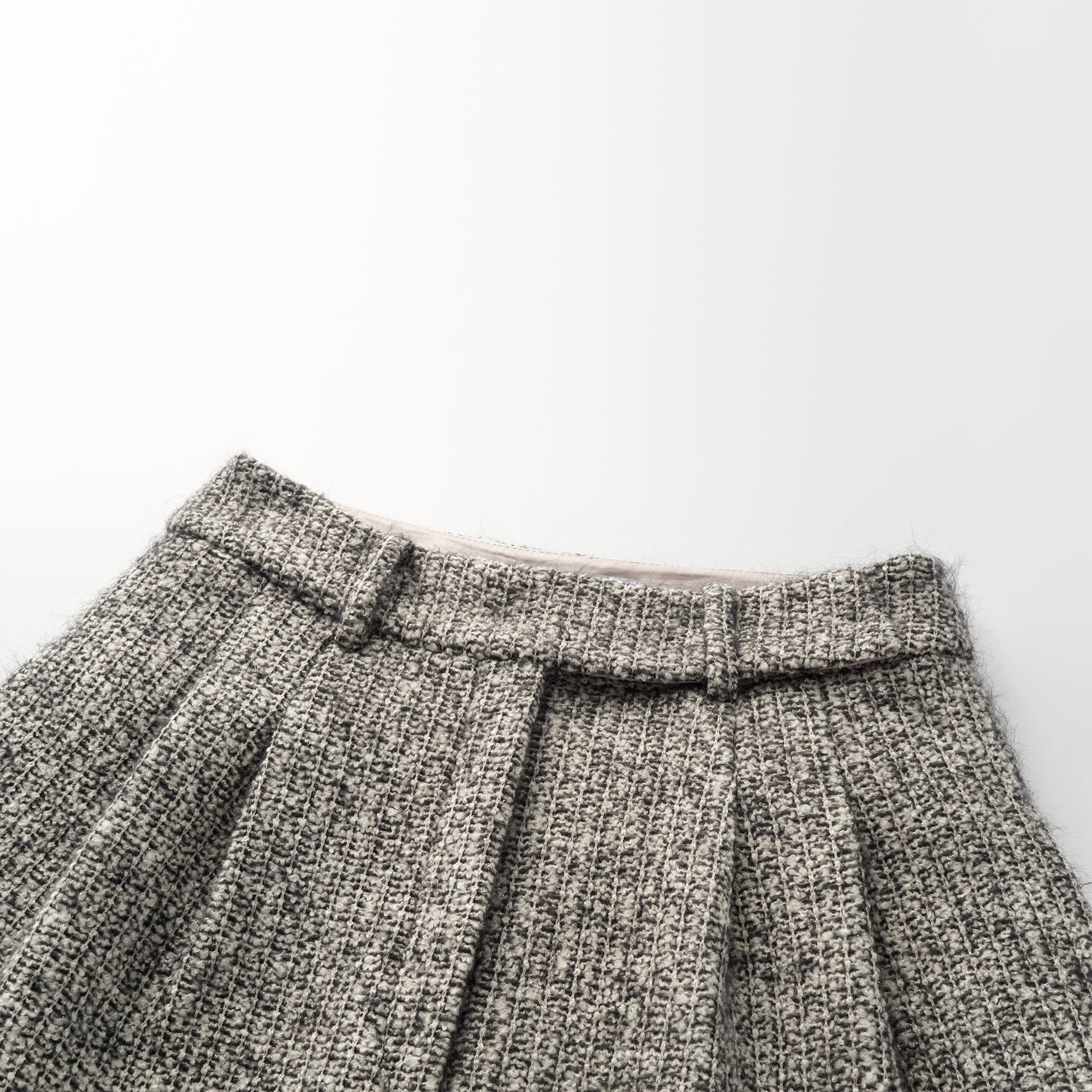 "Chelsea Citywalk." 花呢短褲—Ashen Radiance