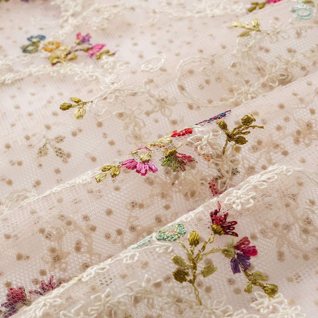 "春裳雅集"法國立體刺繡輕國風蕾絲上衣—Solstice Bloomflare夏夢煙花