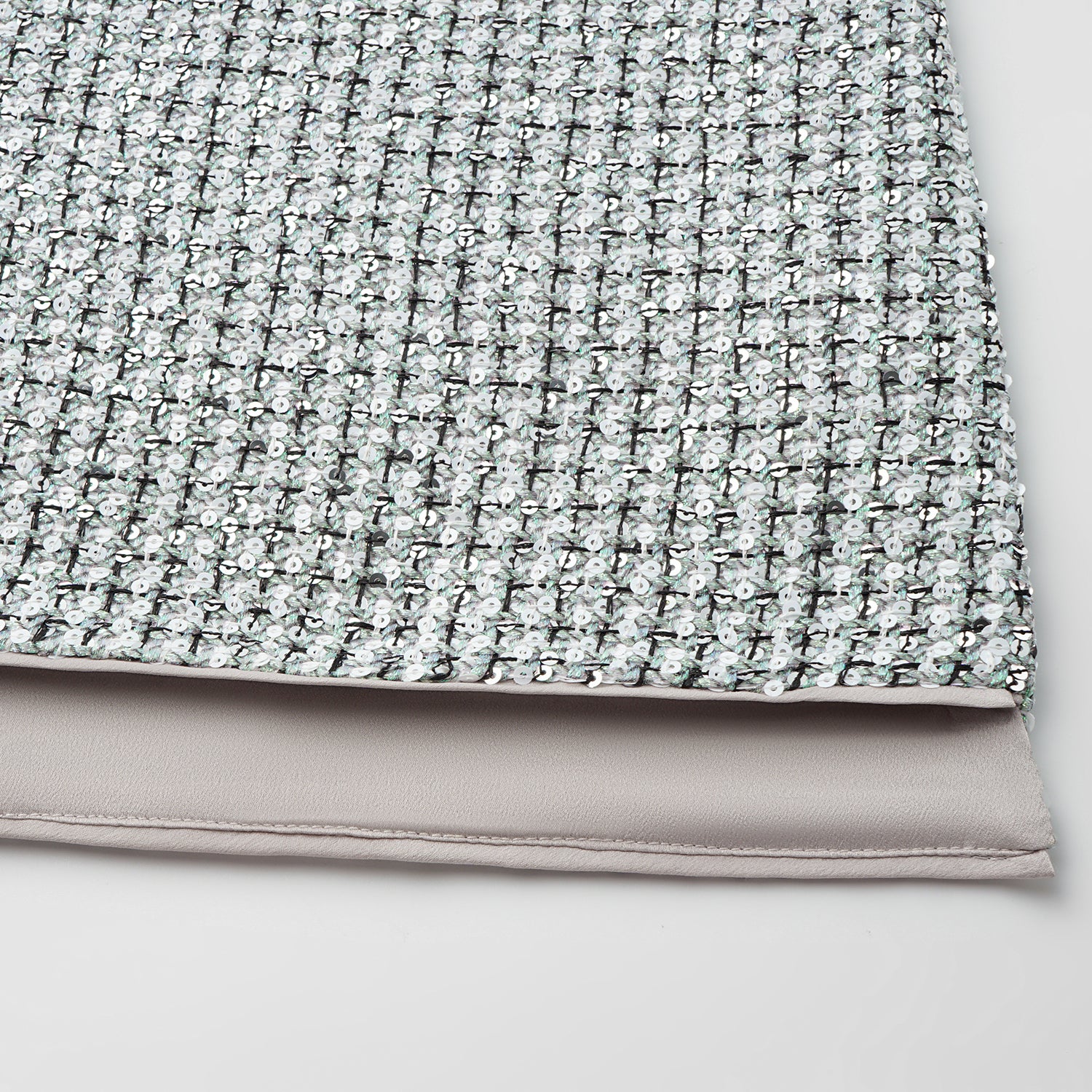 “Weekend at Monaco” 彩織亮片鑲藝花呢背心—Chartreuse Swizzle夏翠絲旋舞