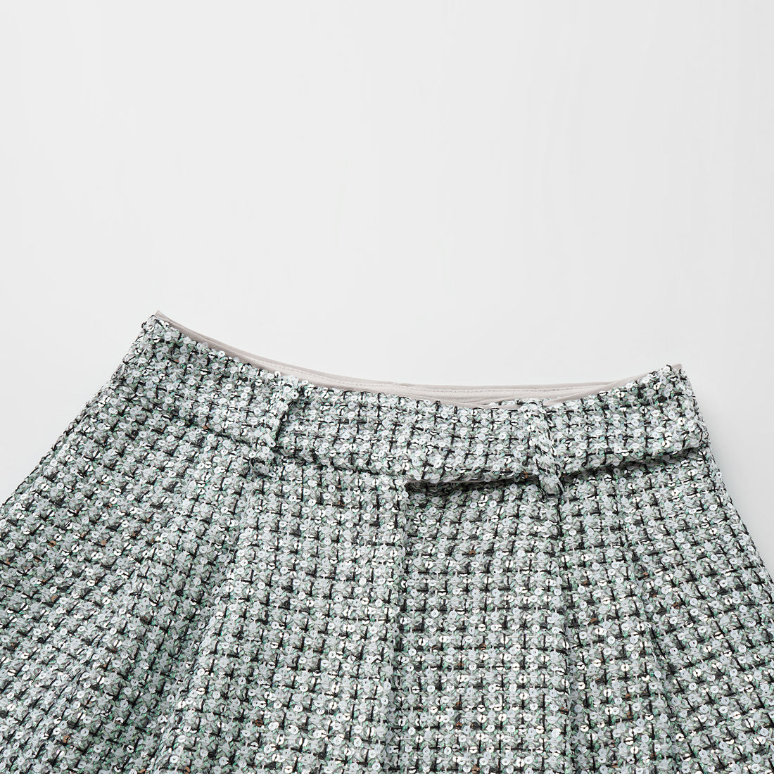“Weekend at Monaco” 彩織亮片鑲藝花呢短褲—Chartreuse Swizzle夏翠絲旋舞