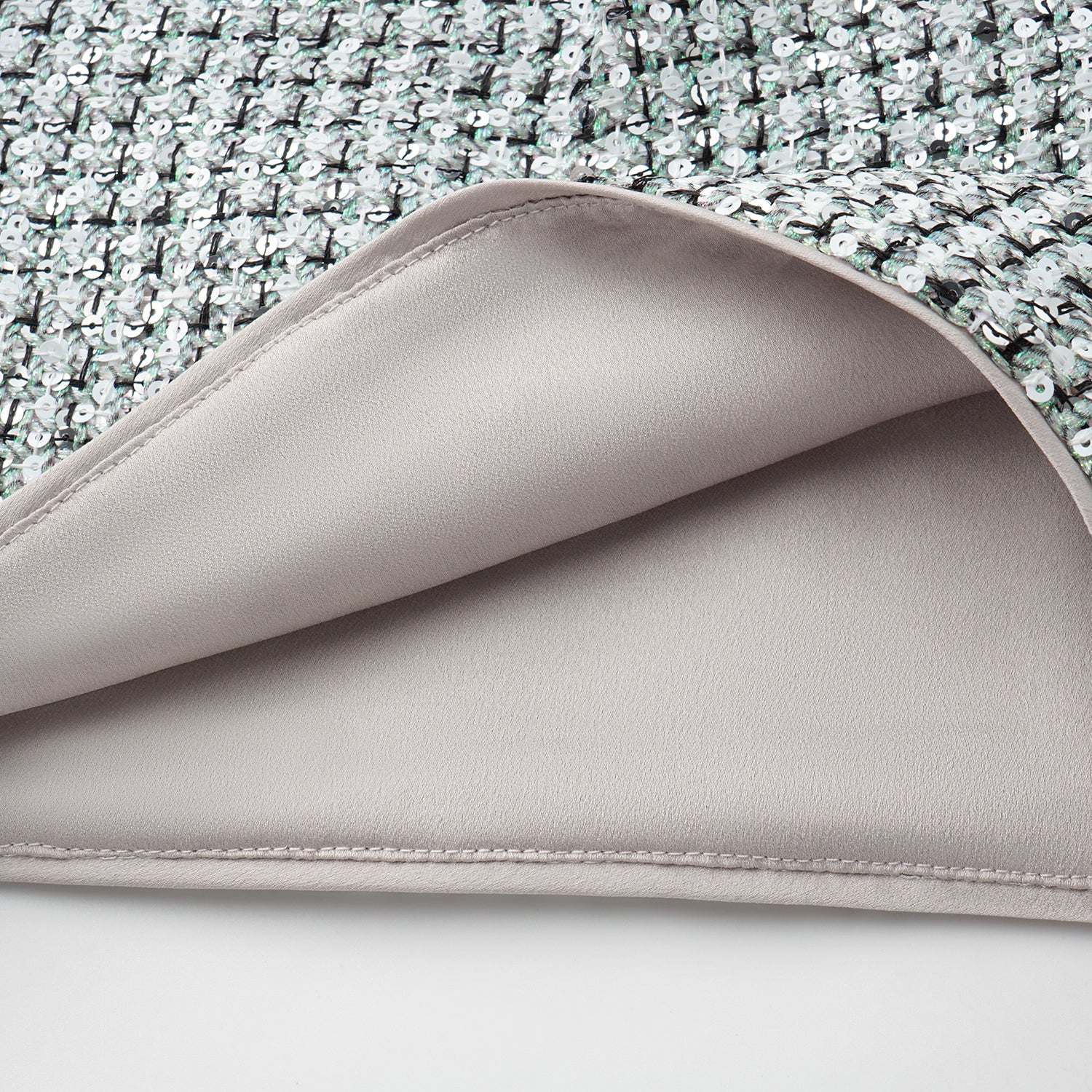 “Weekend at Monaco” 彩織亮片鑲藝花呢短褲—Chartreuse Swizzle夏翠絲旋舞