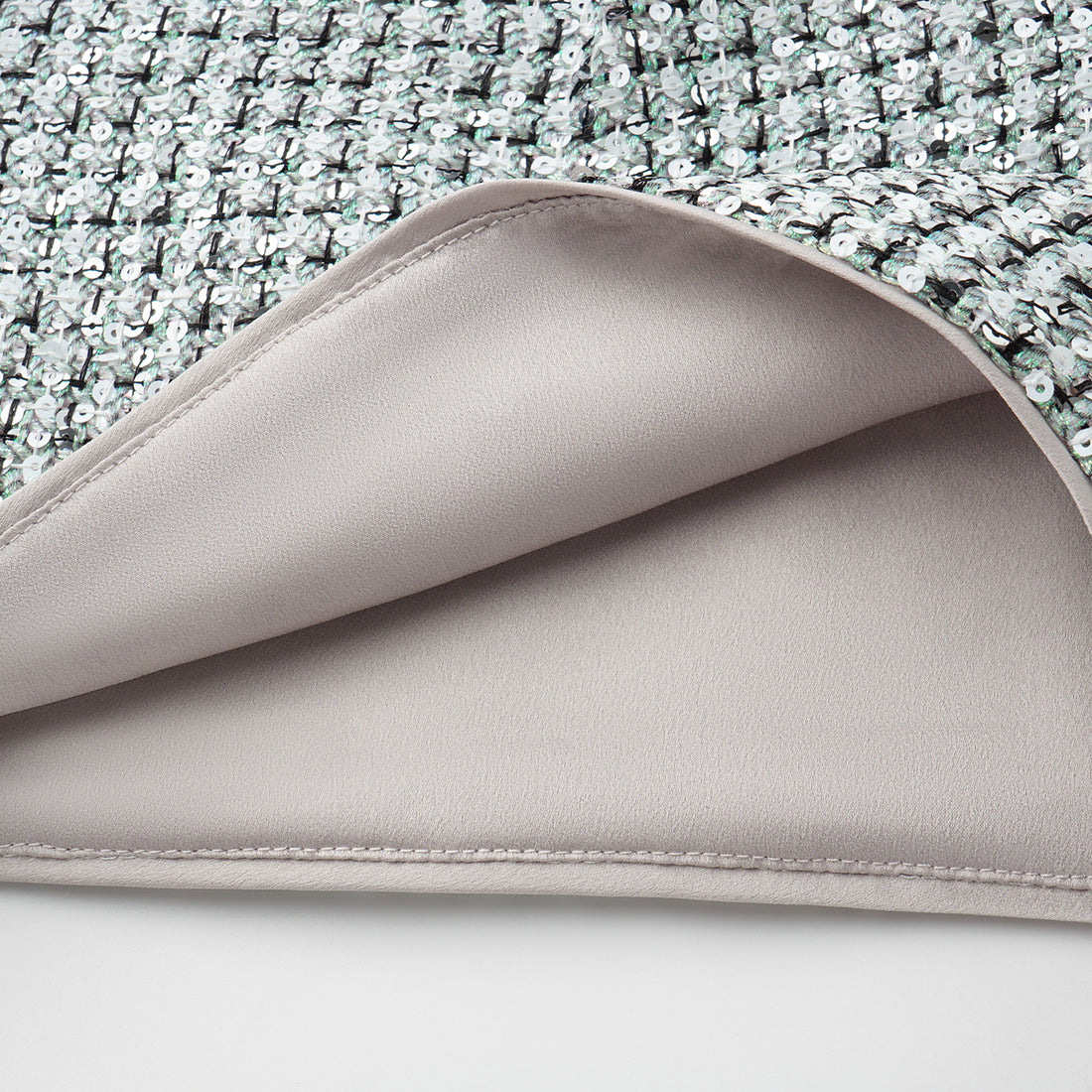 “Weekend at Monaco” 彩織亮片鑲藝花呢短褲—Chartreuse Swizzle夏翠絲旋舞