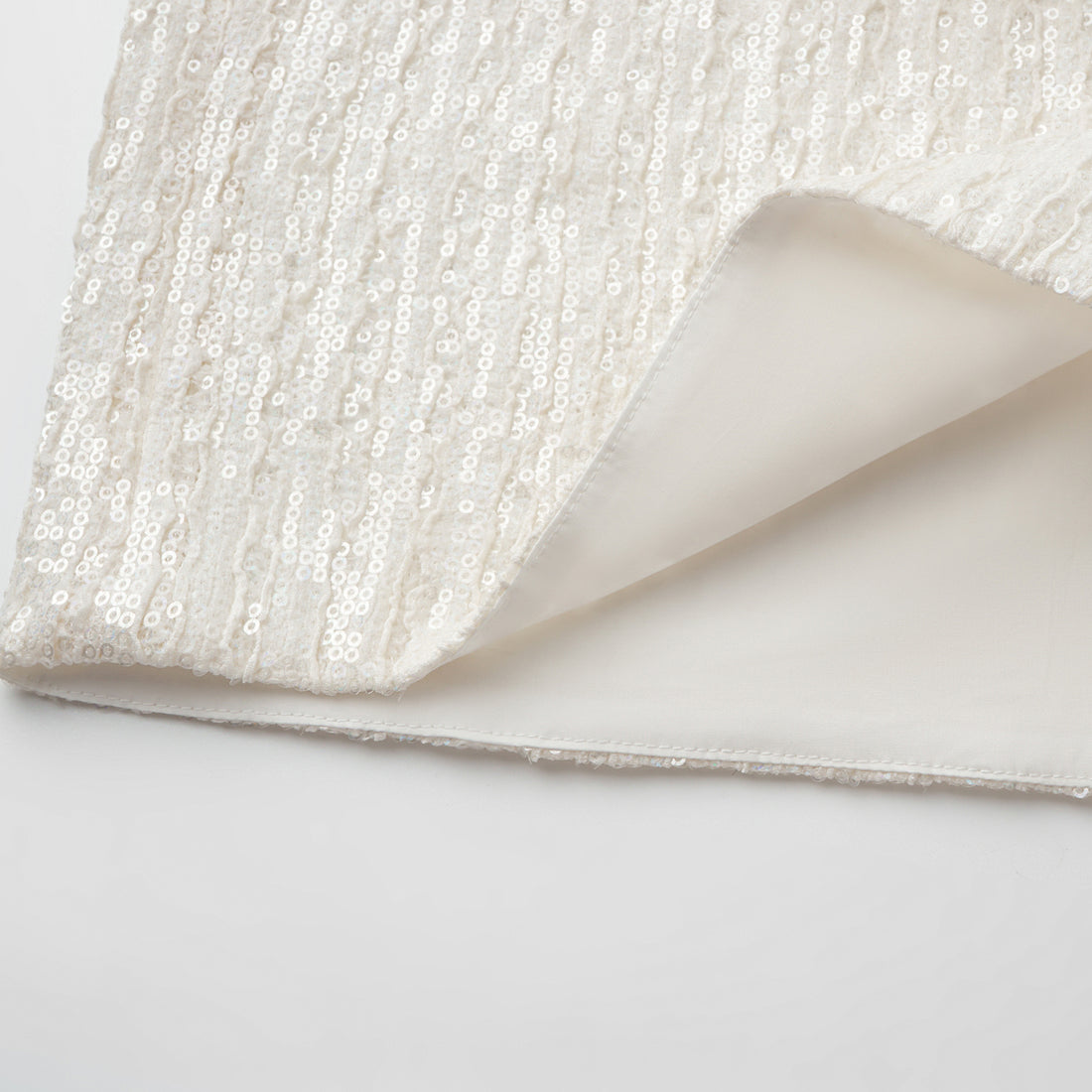 "Weekend at Monaco." 鏤花工藝亮片蕾絲短褲—Moonlit Luster 盧卡月光