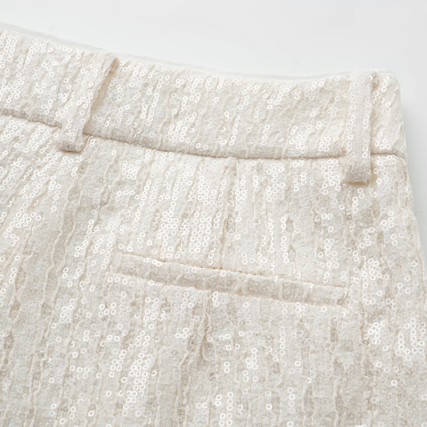 "Weekend at Monaco." 鏤花工藝亮片蕾絲短褲—Moonlit Luster 盧卡月光