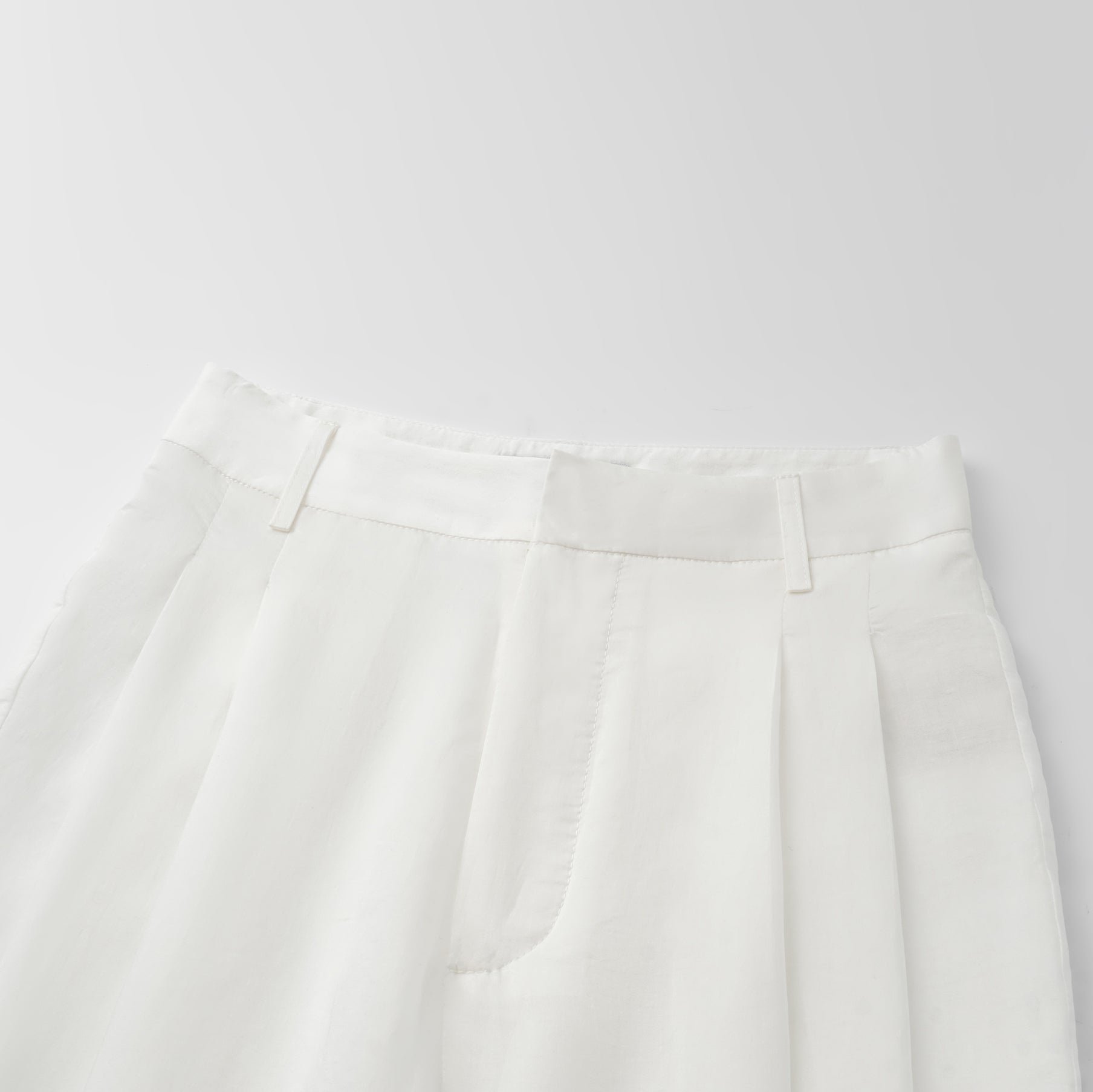 “知性時刻” 天絲緞面雪紡立體剪裁長褲—簡白