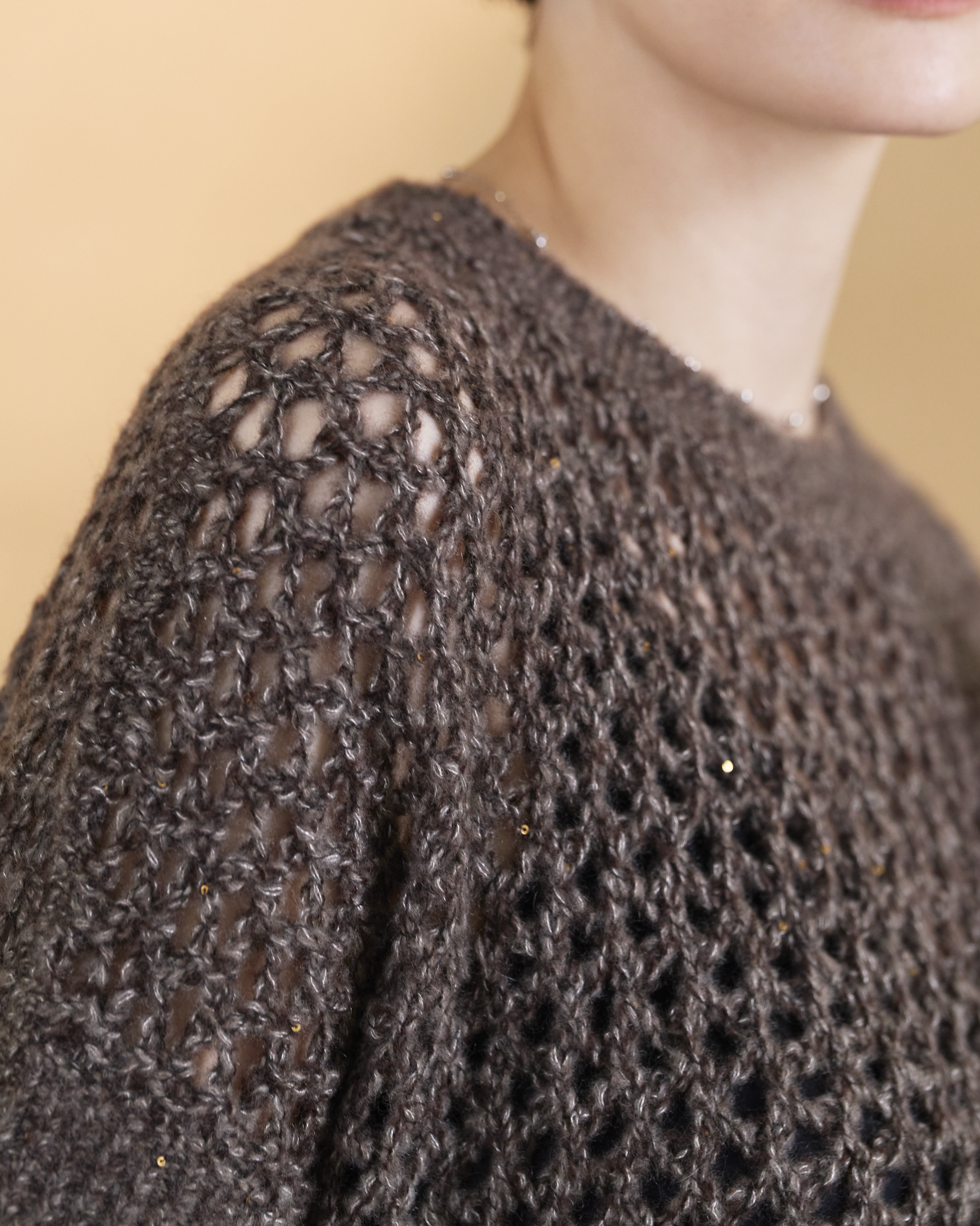 “璀璨日常 Effortless Radiance • 可可 Cocoa” 真絲 Cashmere 鏤空亮片編織針織上衣 2