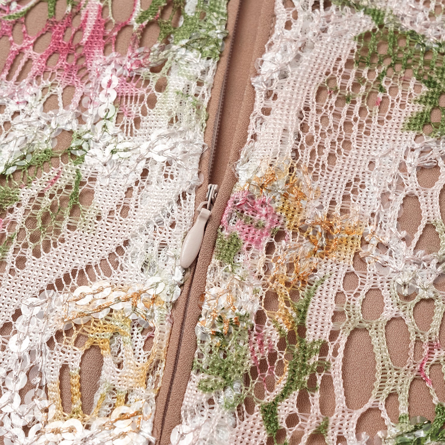 "Imperial Garden Teatime" 義大利奢華畫繡蕾絲背心—春曦呢喃