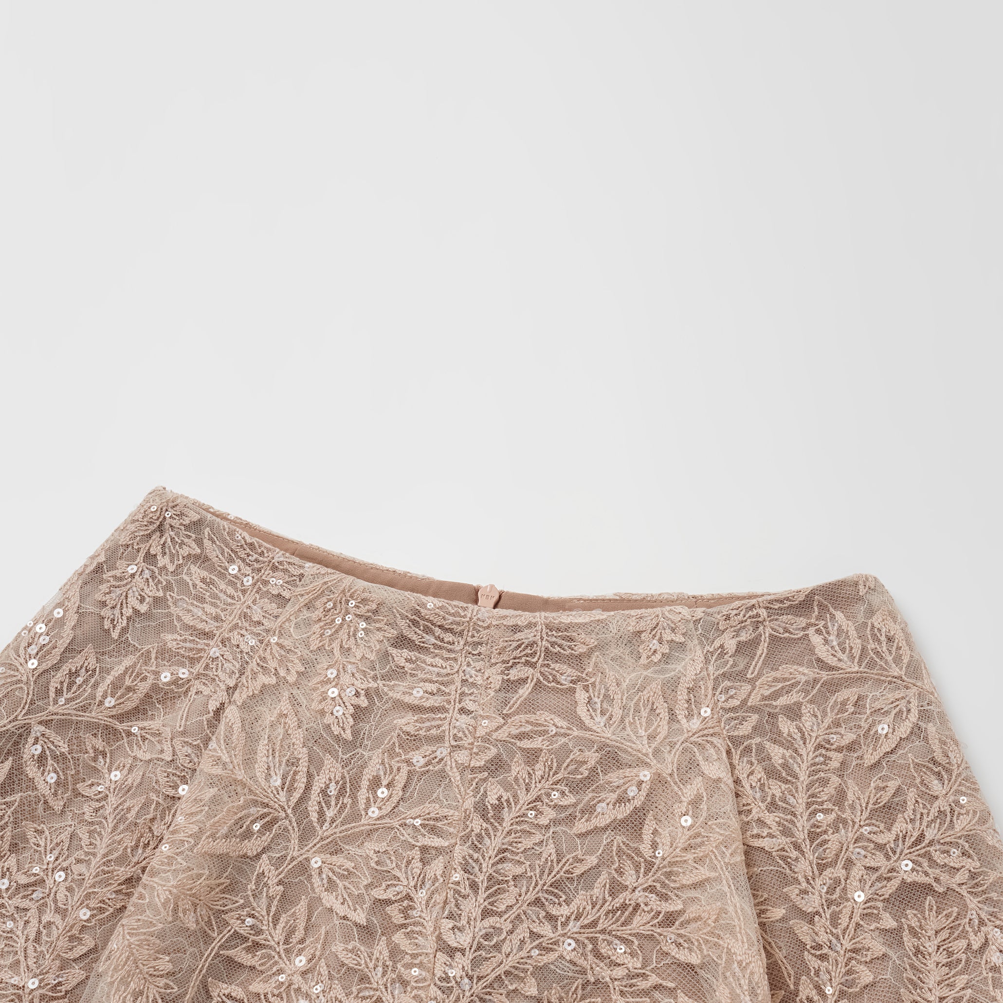 "Imperial Garden Teatime" 奢華珠繡輕國風蕾絲短褲