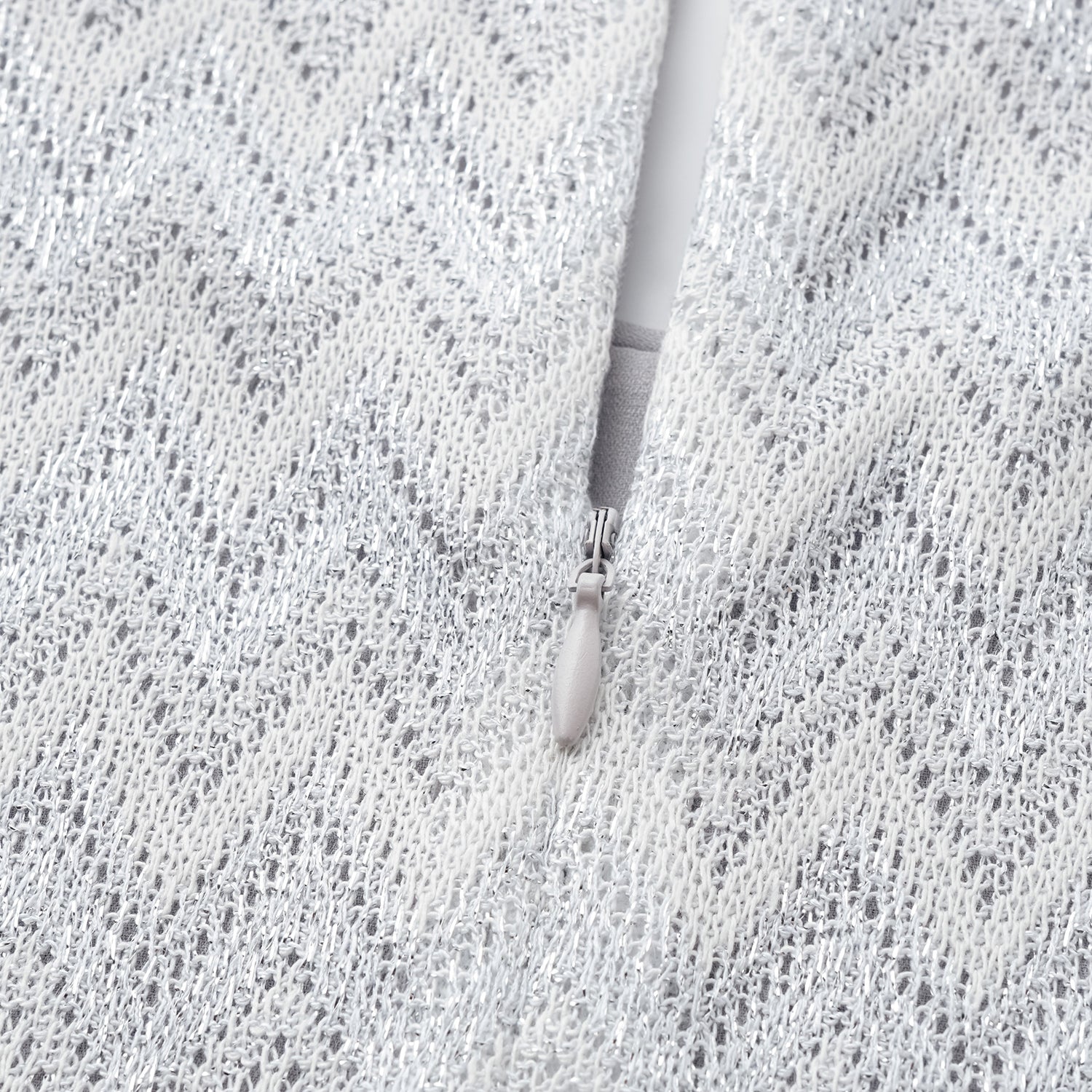 “Summer Diary”義大利Chevron山形銀燦織紋針織背心—Hazy Vale煙嵐悠境