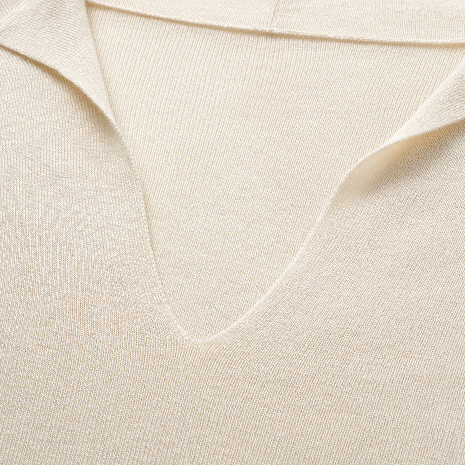 “Spring diary.” Silk Cashmere真絲喀什米爾V領上衣—Ivory