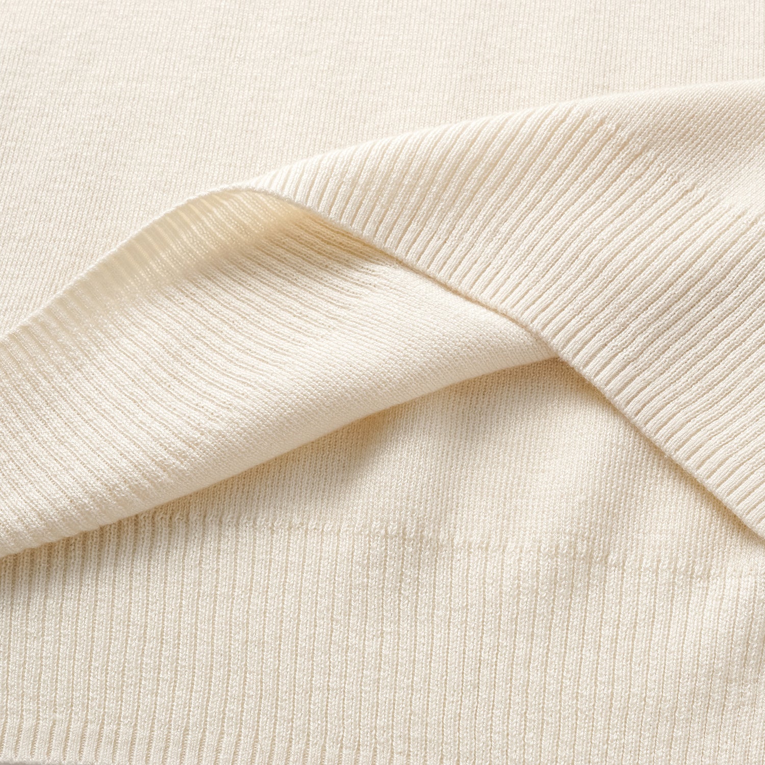 “Spring diary.” Silk Cashmere真絲喀什米爾V領上衣—Ivory