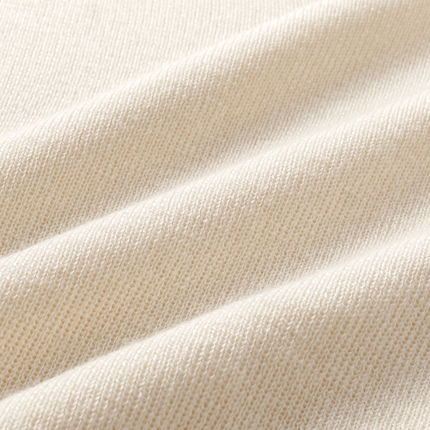 “Spring diary.” Silk Cashmere真絲喀什米爾V領上衣—Ivory