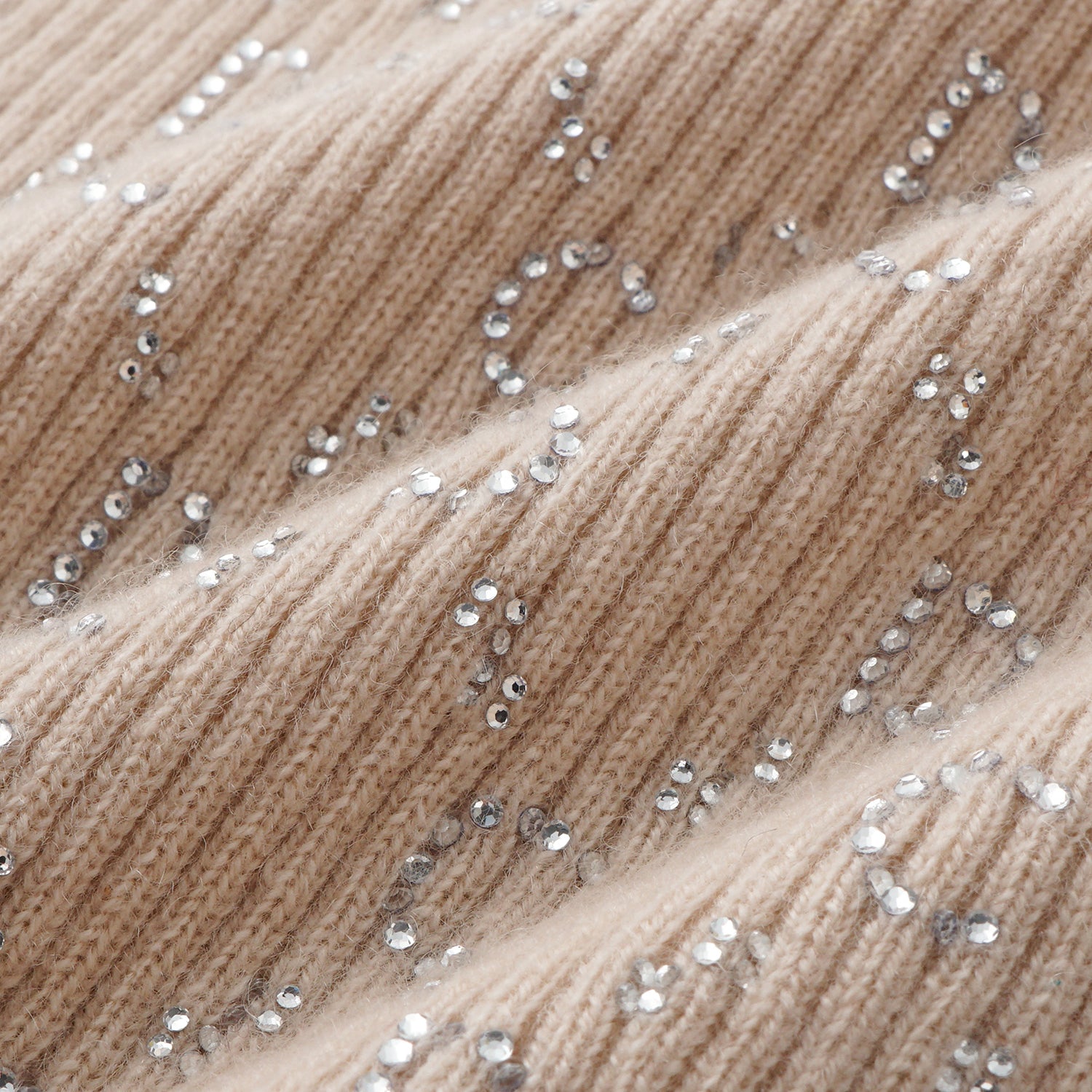 “Autumn Diary” 100% Cashmere立體鑽飾Monogram嵌花針織背心—Almond Cream杏仁奶霜