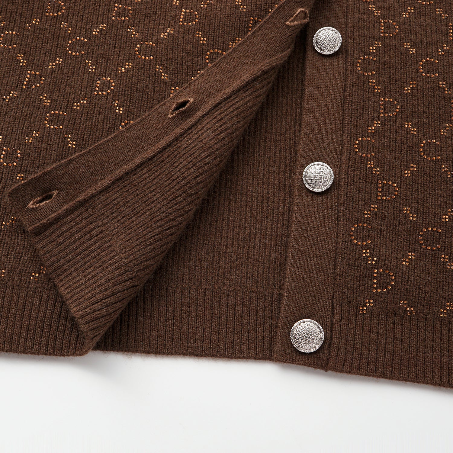 “Autumn Diary” 100% Cashmere立體鑽飾Monogram嵌花針織外套—Mocha Truffle摩卡松露