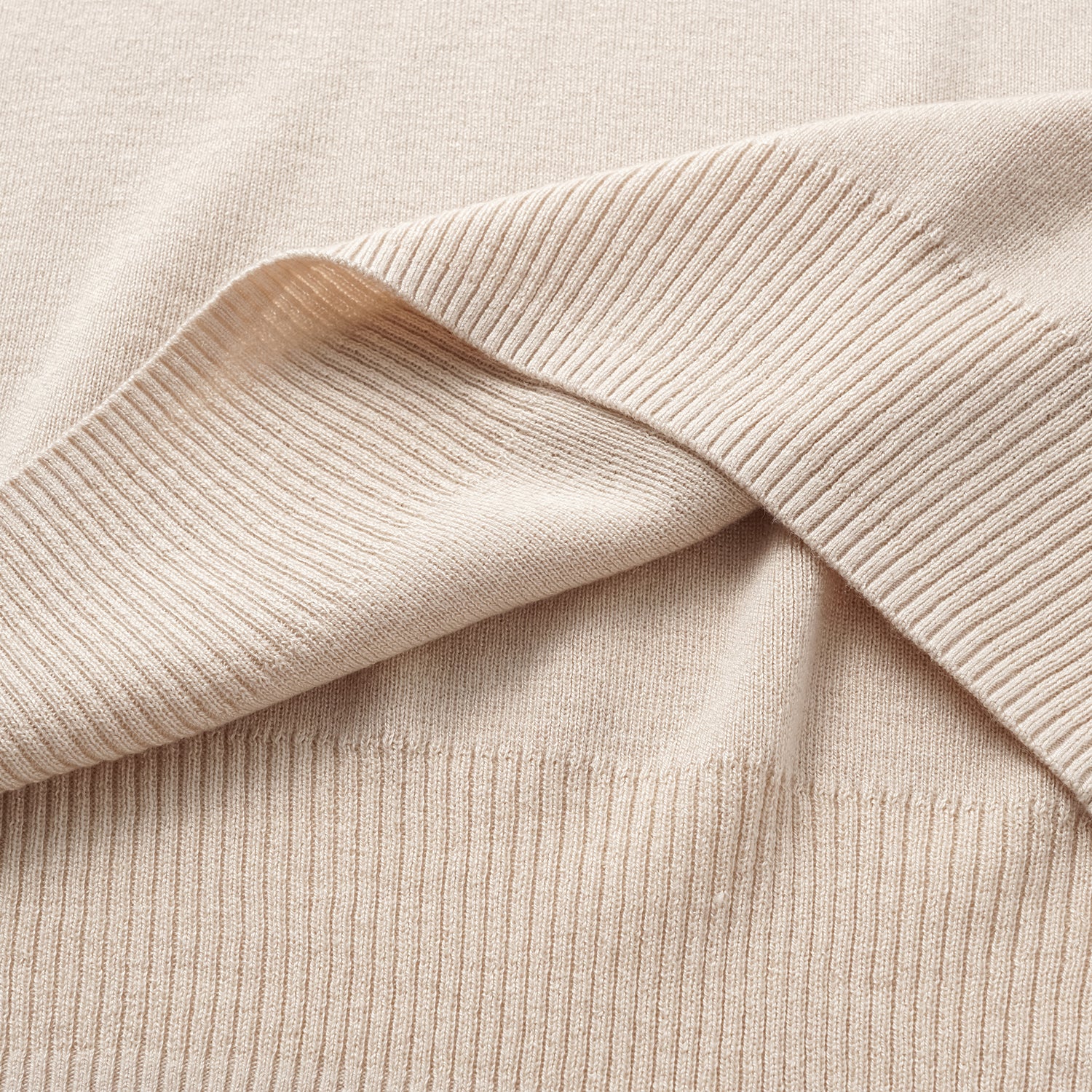 “Spring diary.” Silk Cashmere真絲喀什米爾V領上衣—Beige