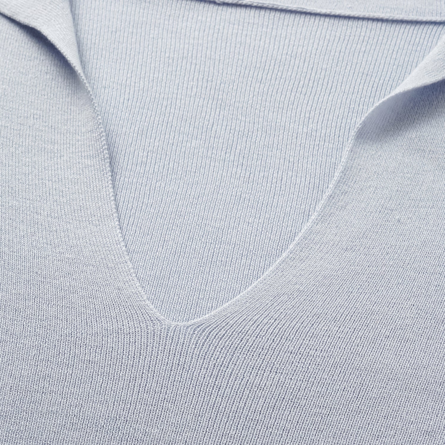 “Spring diary.” Silk Cashmere真絲喀什米爾V領上衣—Baby Blue