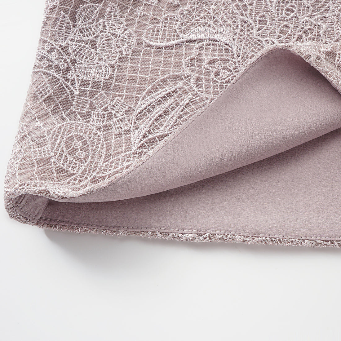 “Weekend At Monaco."鏤雕浮紋織花蕾絲短褲—Misty Rose薄霧玫瑰