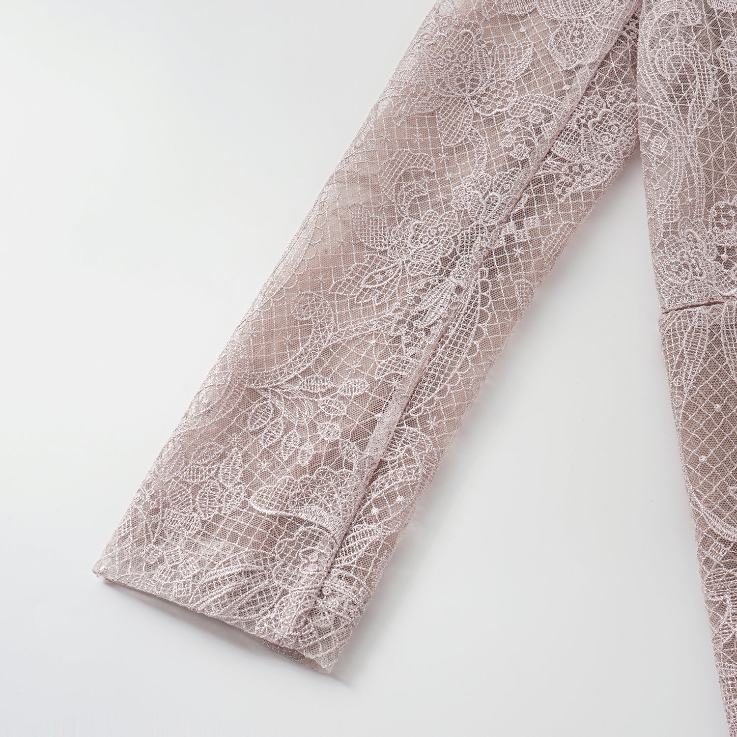 “Weekend At Monaco."鏤雕浮紋織花蕾絲oversized西裝外套—Misty Rose薄霧玫瑰