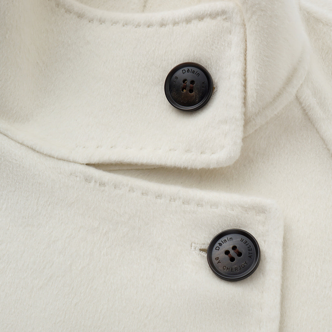 “Winter Diary” 100%Cashmere 雙面長絨工藝立領側扣長大衣—Arctic Miste雪原白境