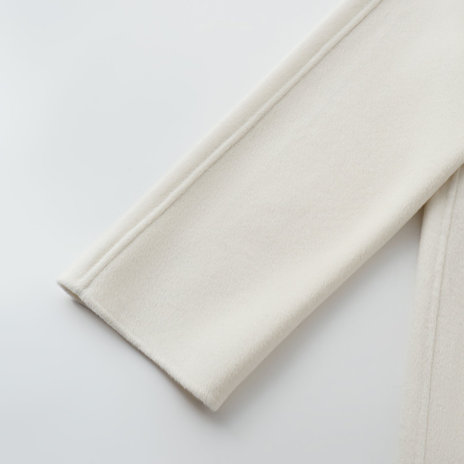 “Winter Diary” 100%Cashmere 雙面長絨工藝立領側扣長大衣—Arctic Miste雪原白境