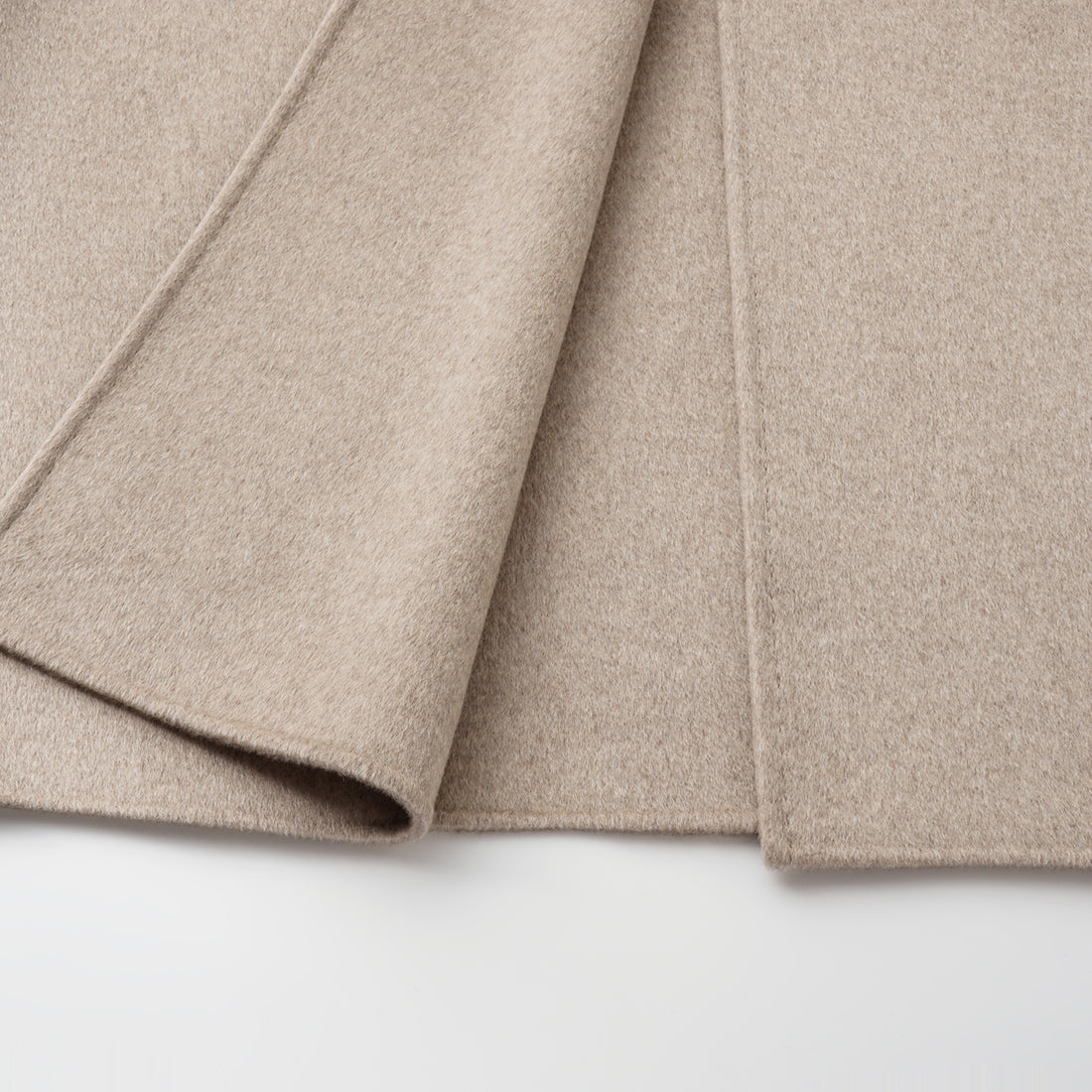 “Winter Diary” 100%Cashmere 雙面超細長絨工藝立領側扣長大衣—Twilight Sand 初冬暖砂