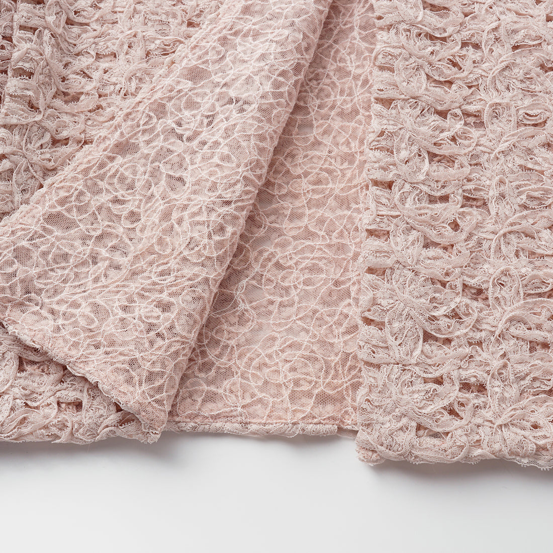 “Sloane Ave."繞畫織藝鏤花蕾絲外套—Rose Reverie織夢玫瑰