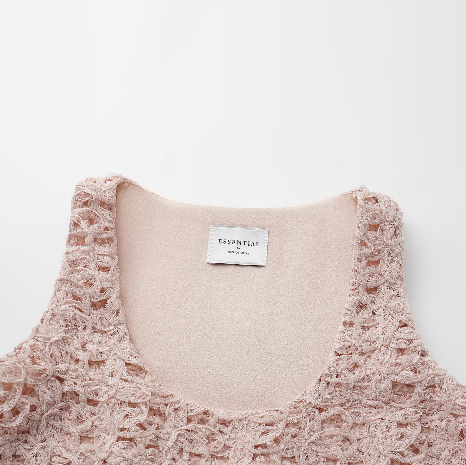 “Sloane Ave."繞畫織藝鏤花蕾絲背心—Rose Reverie織夢玫瑰