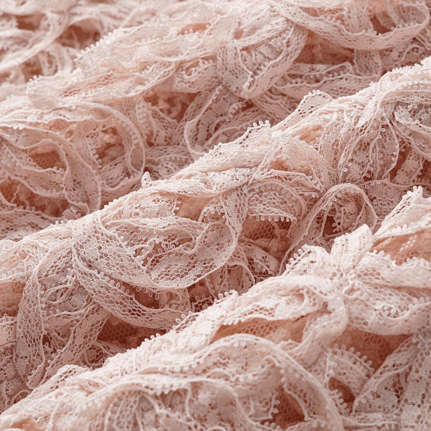 “Sloane Ave."繞畫織藝鏤花蕾絲背心—Rose Reverie織夢玫瑰